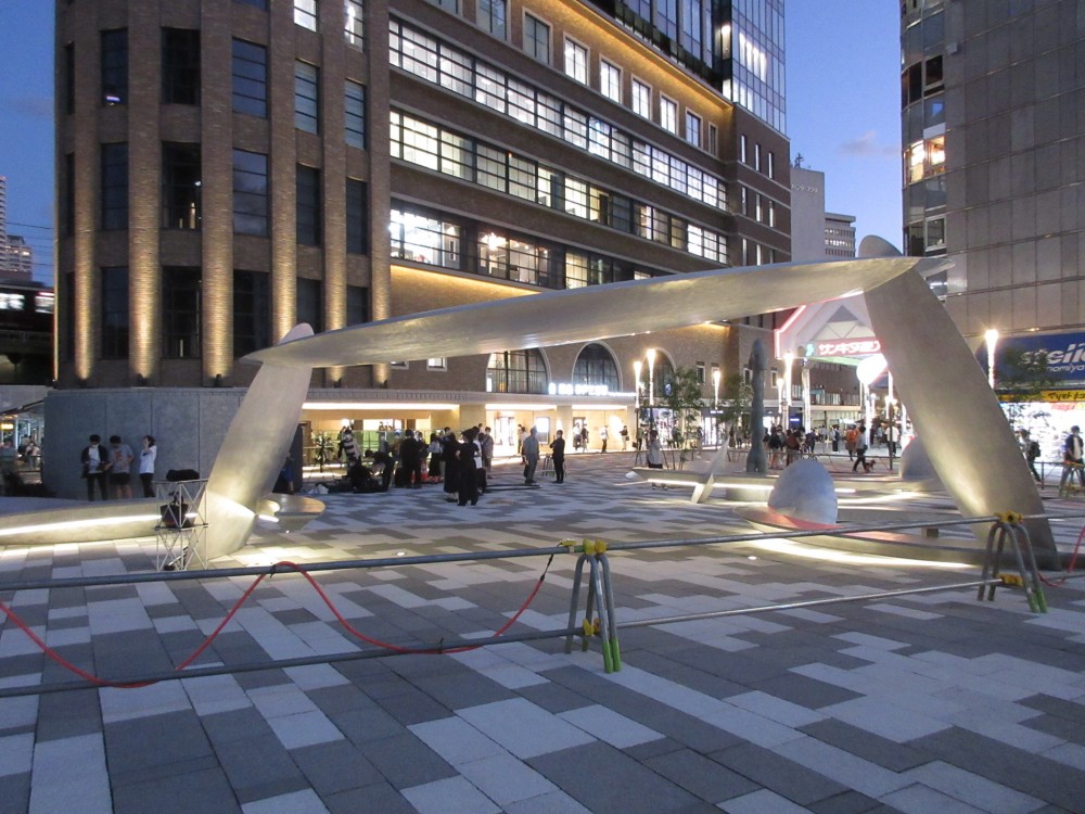 《神戸・大阪》【電気工事施工管理】年間休日129日/年収1000万も狙える/設立60年以上の安定企業