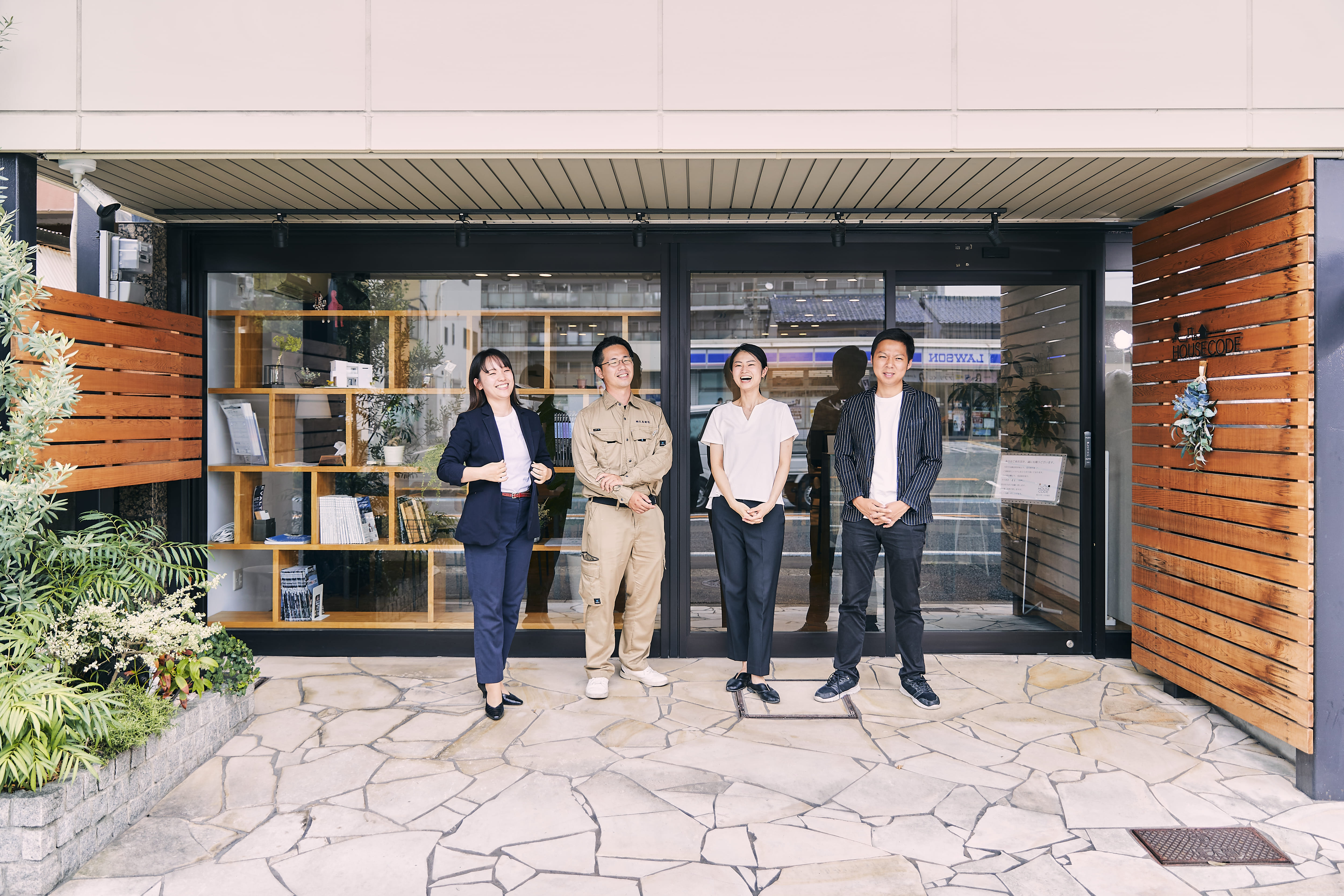 ＜大阪府堺市＞【施工管理、意匠設計、営業、積算】年間休日125日以上！転勤なし！リモートワーク可