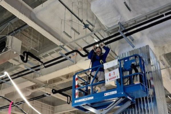 ＜千葉県千葉市＞【電気工事士】未経験OK／年休120日以上／ブランクOK／転勤なし／資格取得支援