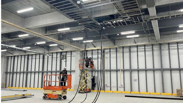 年収400万〜780万！残業月平均10h・直行直帰OK。寮完備で安定の計装工事