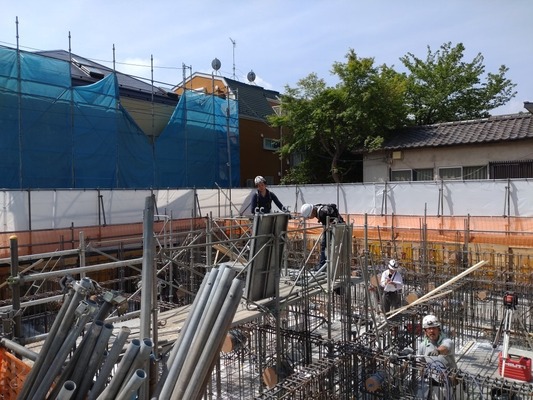 【デベロッパーの施工管理】未経験から市場価値を高める｜資格支援で宅建取得→月5万円支給も！残業月10