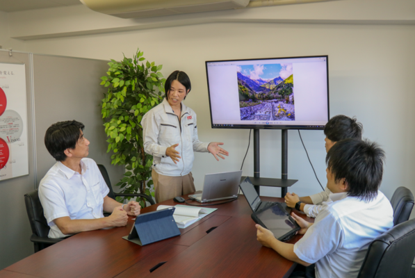 【愛知】発注者支援／土木施工管理の経験を活かすデスクワーク中心の働き方／年休125日・土日祝休み