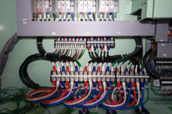 ＜東京＞【通信工事技術者】未経験歓迎／完全週休2日制／年収1000万円可能