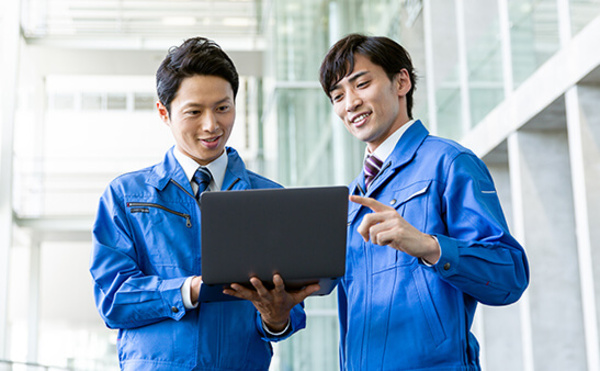 【環境調査・LAN工事など】テレワークOK／直行直帰OK／年間休日110日以上／残業月15時間以内／残業代全額支給