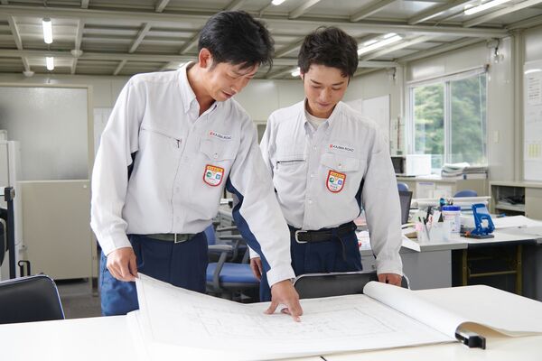 鹿島道路株式会社の<東京都>【建築設計・工事監理の設計】年間休日126日/残業月10h程度/東証上場グループの安定基盤の画像