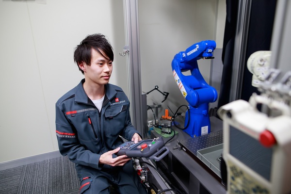 【全国】フィールドエンジニア/未経験歓迎/充実の研修制度/家族手当など福利厚生充実◎/平均残業20h/国家資格取得のチャンスも!