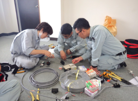 山梨電設興業株式会社の相模原市【電気工事施工管理】創業79年・定着率90%超／夜勤・転勤なし／年収最大700万円の画像