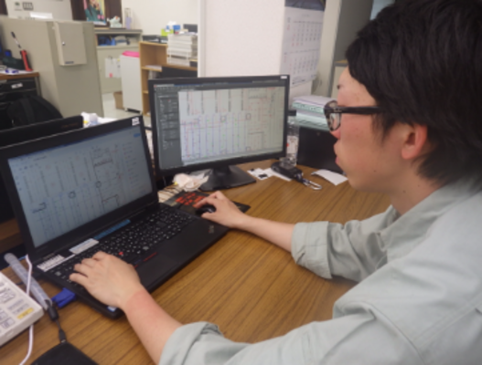 山梨電設興業株式会社の相模原市【電気工事施工管理】創業79年・定着率90%超／夜勤・転勤なし／年収最大700万円の画像