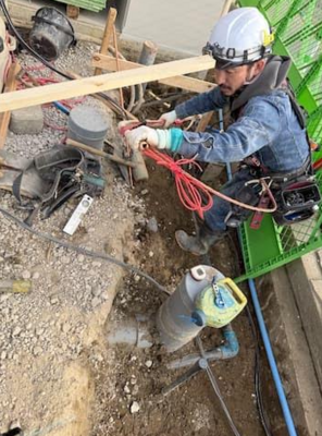 ＜埼玉県川口市＞【一般電気工事の現場作業員】未経験OK／残業月20h以下／出張・夜勤なし／正社員の画像