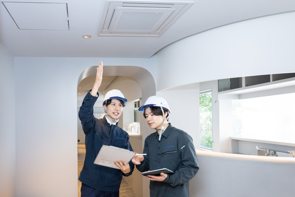 株式会社ビーライトグループの＜東京都墨田区＞【商業施設・オフィスビル・EVスタンドの電気工事施工管理】年間休日125日／20代～30代中心の画像