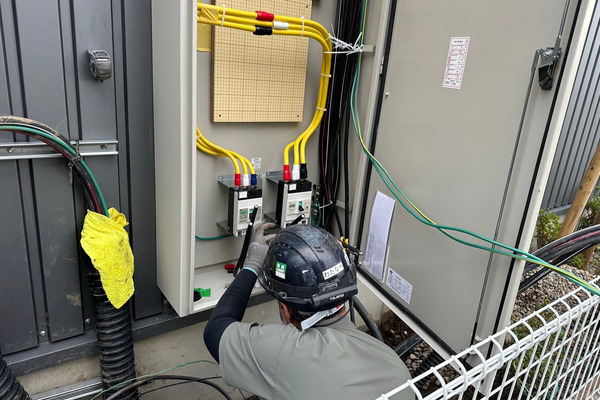 株式会社HREの≪埼玉県白岡市≫【電気工事作業員】未経験歓迎／経験者優遇／20代活躍中／残業月数回程度の画像